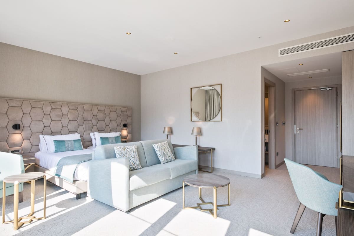 Juniorrum | Egyptiska bomullslakan, sängtillbehör av högsta kvalitet och minibar