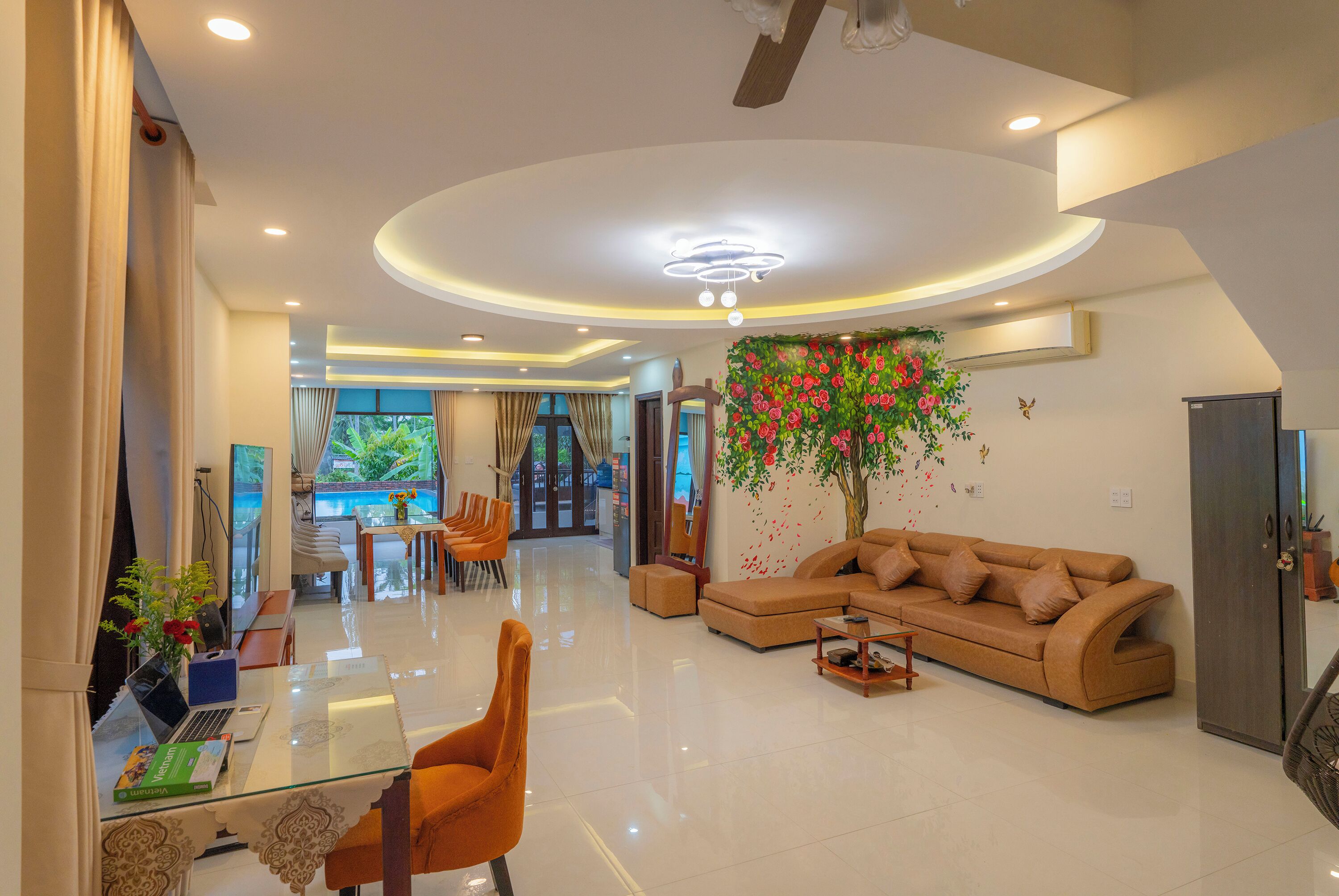 Deluxe Villa, 6 Bedrooms, Pool View | Living area