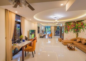 Living area - VIP Garden Villa and Pool (Da Nang)