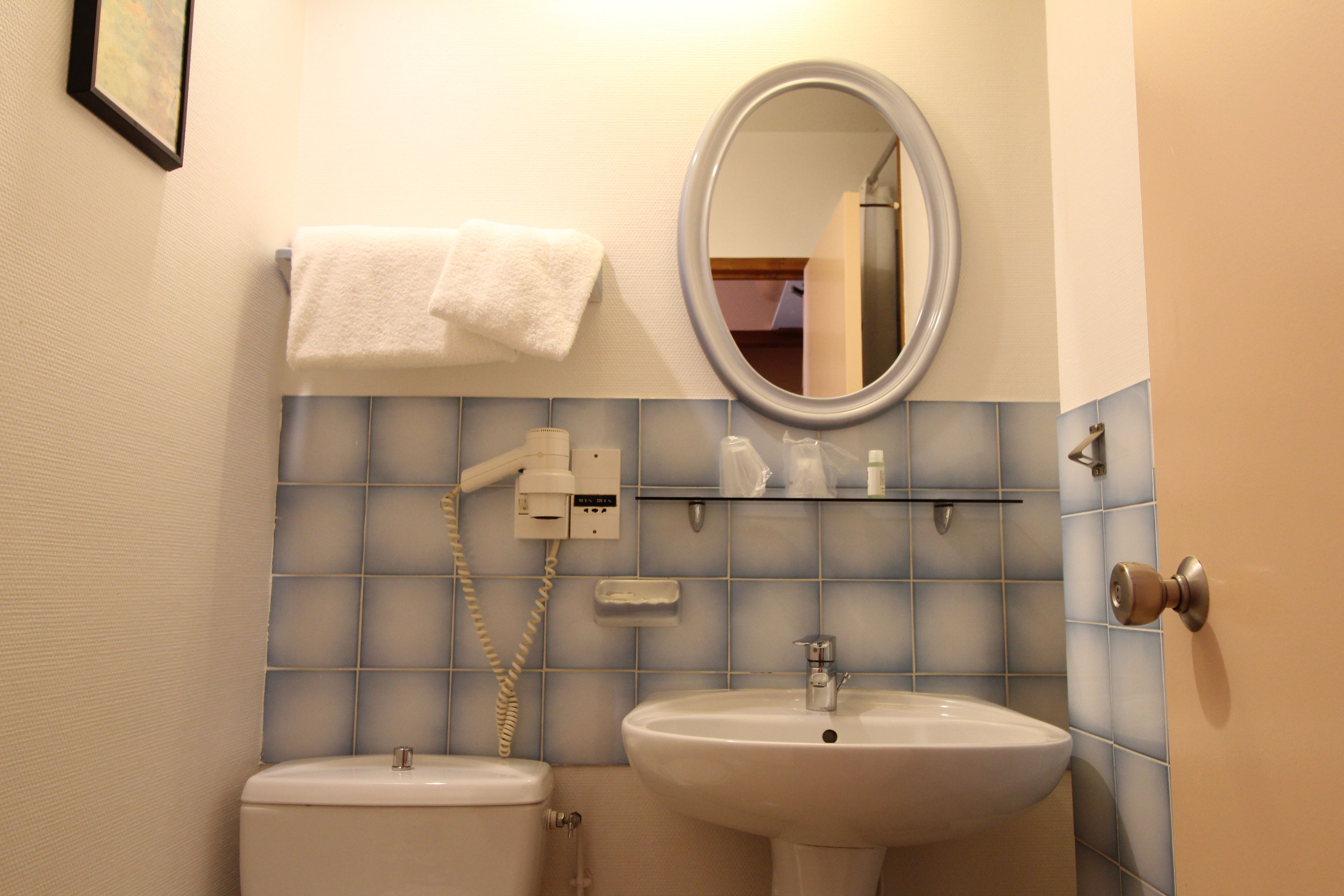 shower, free toiletries, hair dryer, soap