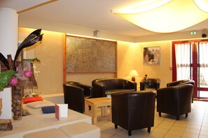 Una televisión de pantalla plana