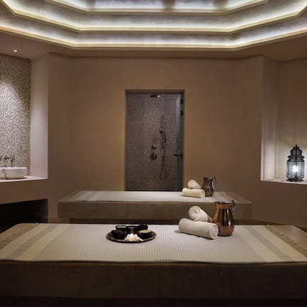 Couples treatment rooms, sauna, hot tub, steam room, Turkish bath