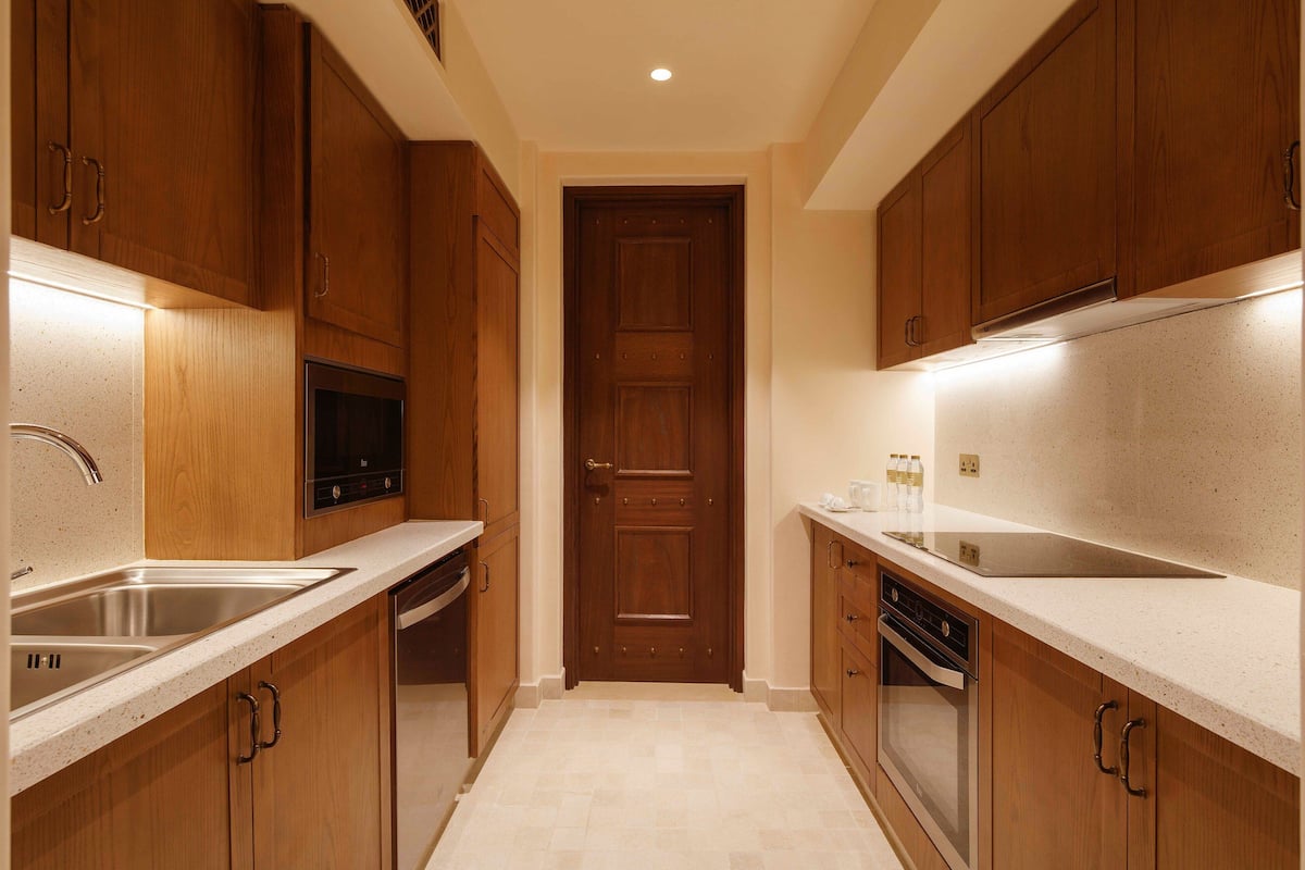 1 bedroom, egyptian cotton sheets, premium bedding, down duvets