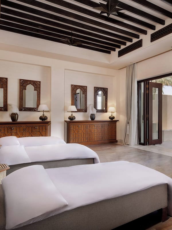 Couples treatment rooms, sauna, hot tub, steam room, Turkish bath