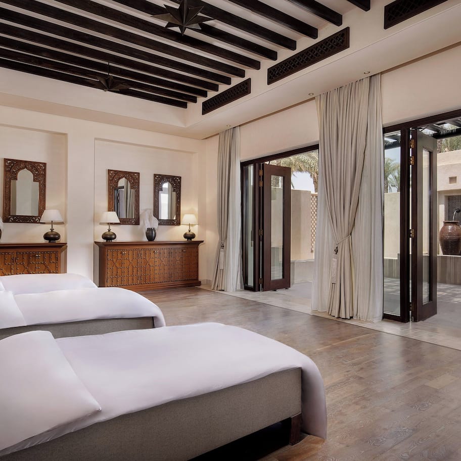 Couples treatment rooms, sauna, hot tub, steam room, Turkish bath