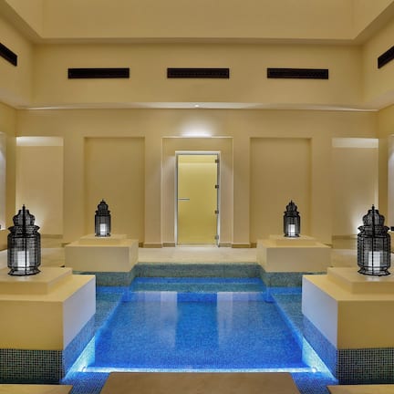 Couples treatment rooms, sauna, hot tub, steam room, Turkish bath
