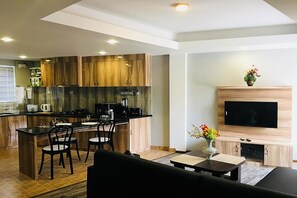 Huoneisto, 1 suuri parisänky, tupakointi kielletty | 1 makuuhuone, italialaiset Frette-lakanat, ylelliset vuodevaatteet