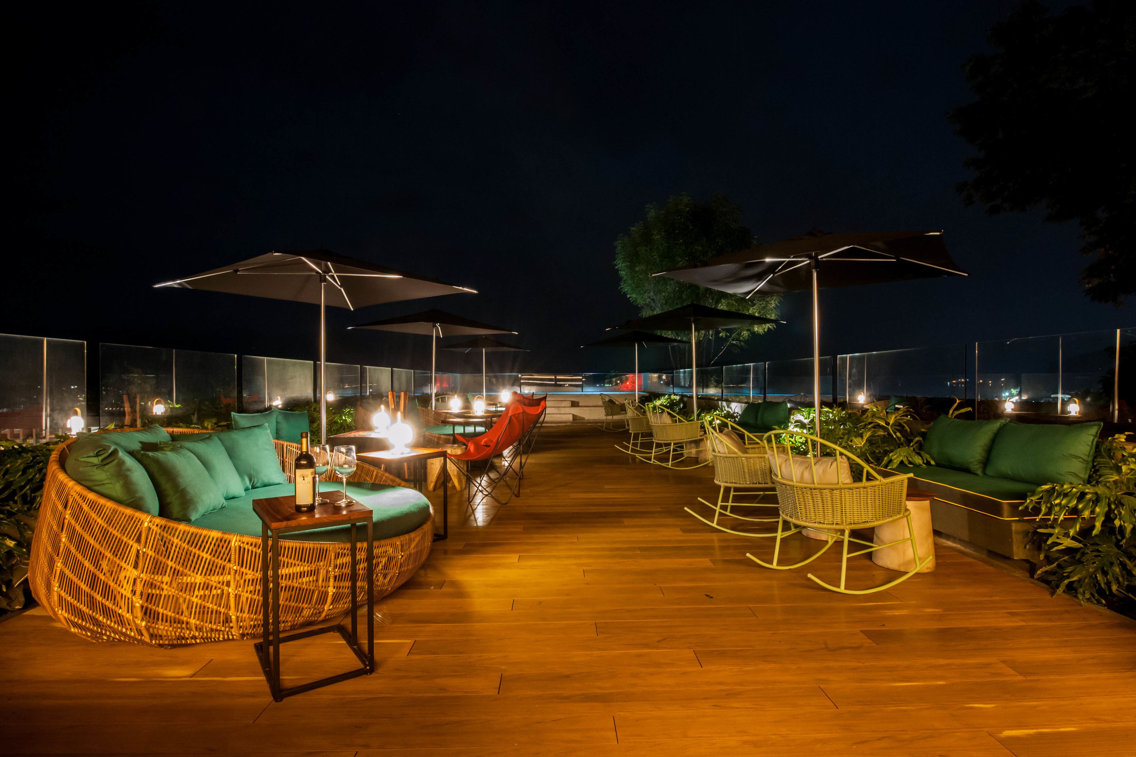 Outdoor pool, pool loungers