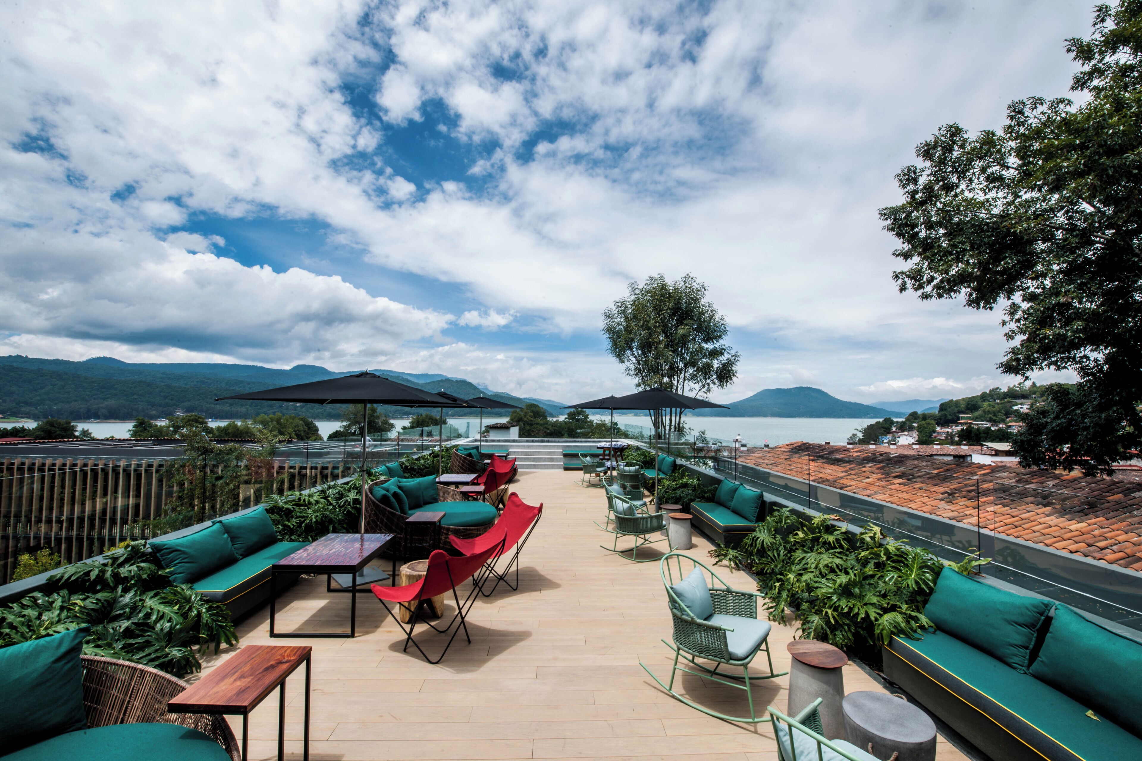 Rom, 1 kingsize-seng, eget bad | 1 soverom, safe på rommet, individuelt dekorert og individuelt innredet