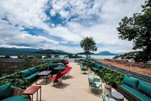 Room, 1 King Bed, Ensuite | 1 bedroom, in-room safe, individually decorated, individually furnished