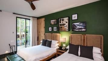 Phòng đôi, 2 giường đôi, có phòng tắm riêng | 1 phòng ngủ, két bảo mật tại phòng, trang trí khác biệt