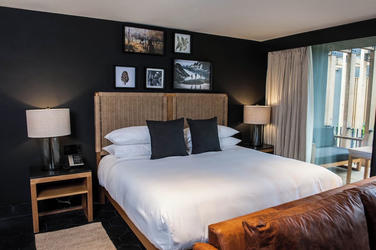 Superior Suite, 1 King Bed, Private Bathroom, Tower | 1 bedroom, in-room safe, individually decorated, individually furnished