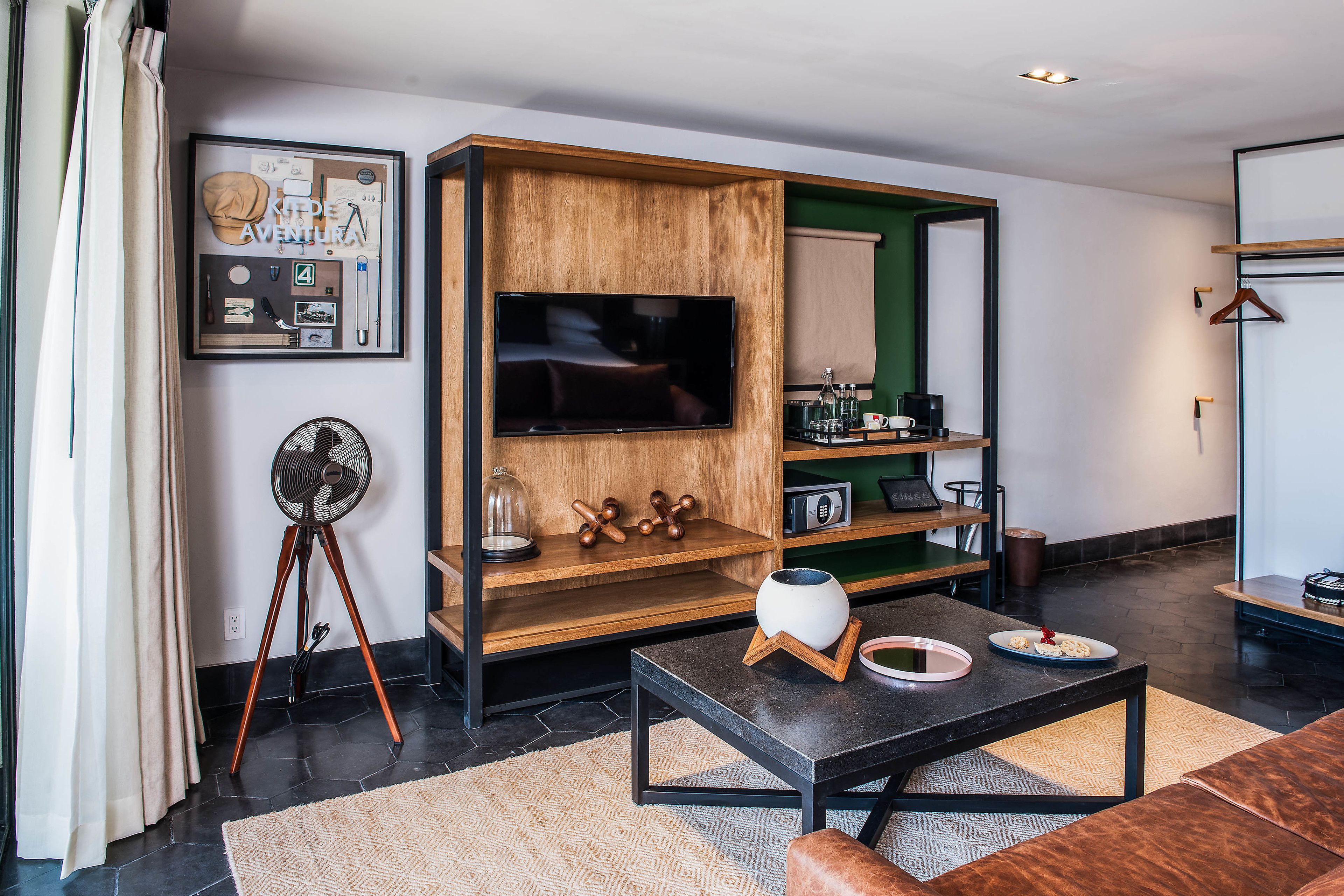 superior suite, 1 king bed, private bathroom, tower | 1 bedroom, in-room safe, individually decorated, individually furnished