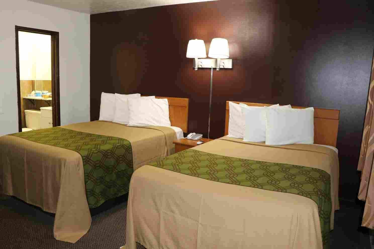 Chambre Double, 2 lits doubles, non-fumeurs | Bureau, fer et planche à repasser, Wi-Fi gratuit, draps fournis