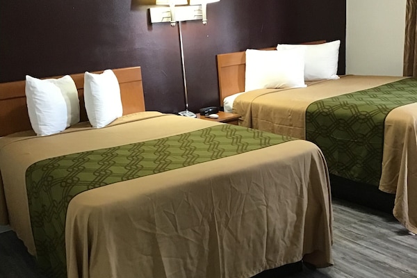 Chambre Double, 2 lits doubles, non-fumeurs | Bureau, fer et planche à repasser, Wi-Fi gratuit, draps fournis