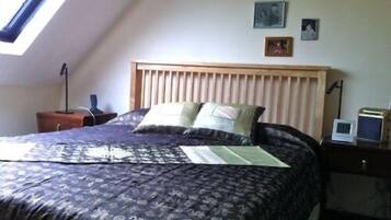 Executive Double Room, 1 Double Bed, Ensuite | Premium bedding, individually decorated, free WiFi, bed sheets