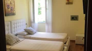 In-room safe, free WiFi, bed sheets