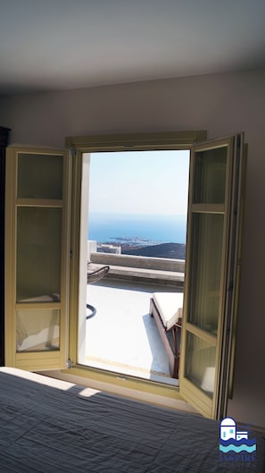 Appartement Duplex Deluxe, 3 chambres, vue mer (Triantaros III) | Vue de la chambre