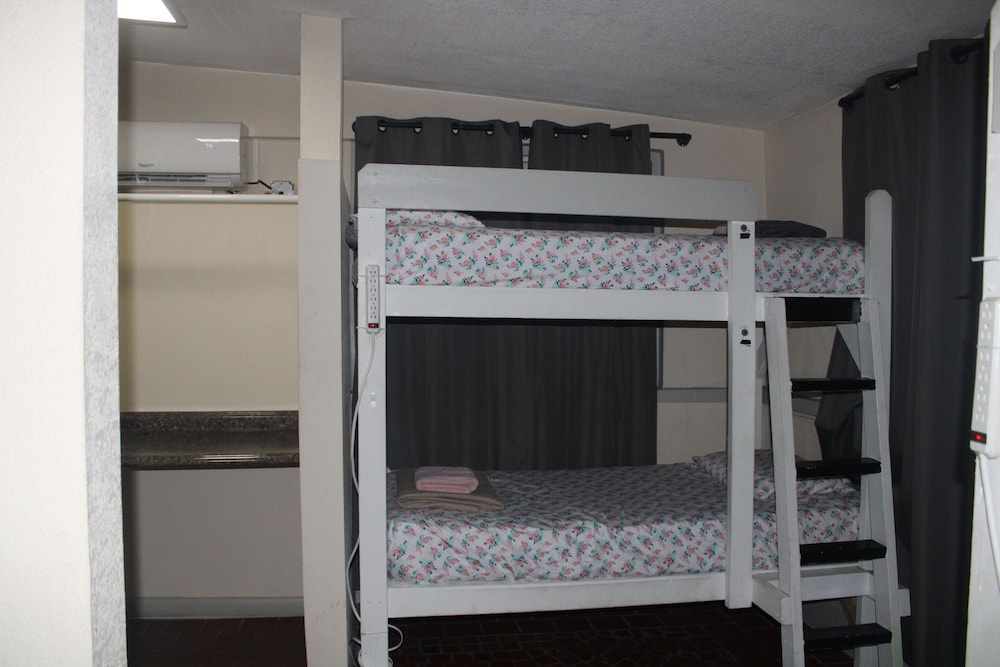 Hoosville Hostel by null