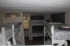 Basic Shared Dormitory | 1 bedroom, soundproofing, bed sheets