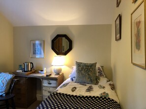 Premium bedding, desk, iron/ironing board, free WiFi