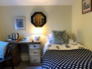 Premium bedding, desk, iron/ironing board, free WiFi