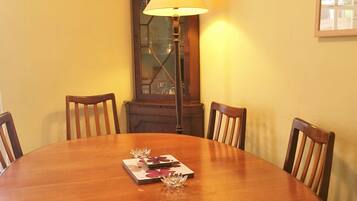 Executive Double Room, 1 Double Bed | In-room dining