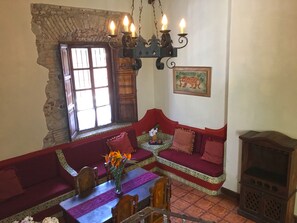 Double Room, 1 Double Bed | Living area | TV - Casita San Agustín (Antigua Guatemala)