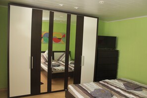 2 bedrooms, iron/ironing board, free WiFi, bed sheets - Ferienwohnung Kiefer (Hillscheid)