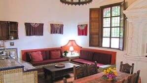 Living area - Casita San Francisco (Antigua Guatemala)
