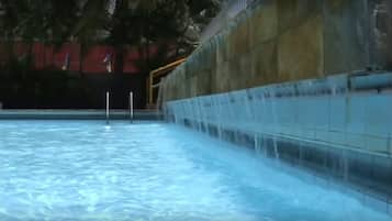 2 piscinas al aire libre