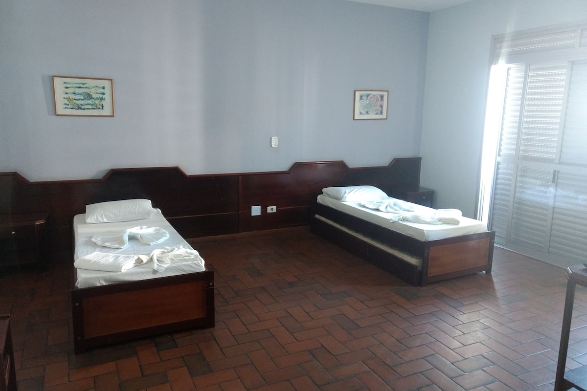 Habitación cuádruple estándar | Ropa de cama