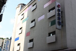 Exterior - Coups (Seoul)