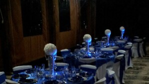 Family dining - Sea Bell Resort Limited (Hope Bay)