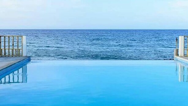 Infinity pool - Sea Bell Resort Limited (Hope Bay)
