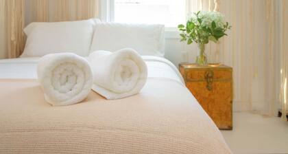 1 BLK from the Beach! The High Tide Studio #1