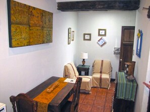 Habitación | Área de sala de estar | Televisión