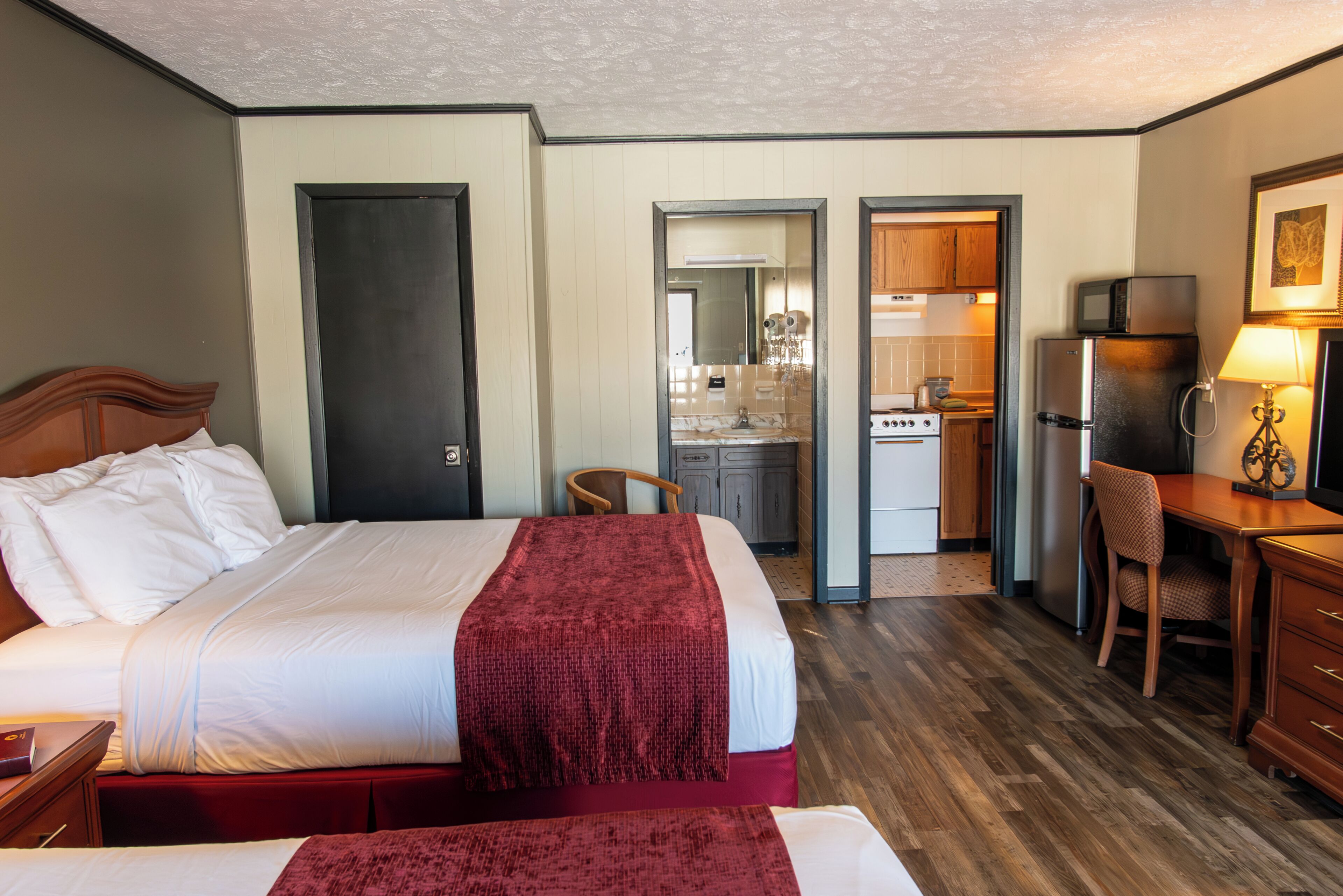 Traditional Room, 2 Queen Beds, Kitchenette, Poolside | Premium bedding, memory foam beds, desk, laptop workspace
