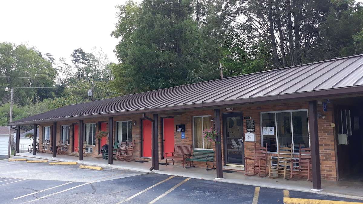 Hotel in Townsend Tn; 