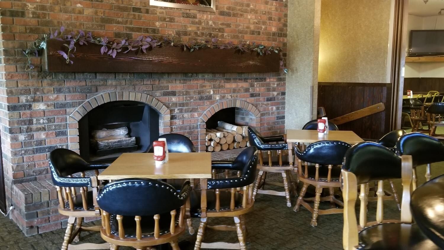 Dinner served, American cuisine