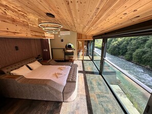 Appart'hôtel Lune de Miel, 2 chambres, non-fumeurs, vue fleuve | 2 chambres, draps en coton égyptien, literie de qualité supérieure