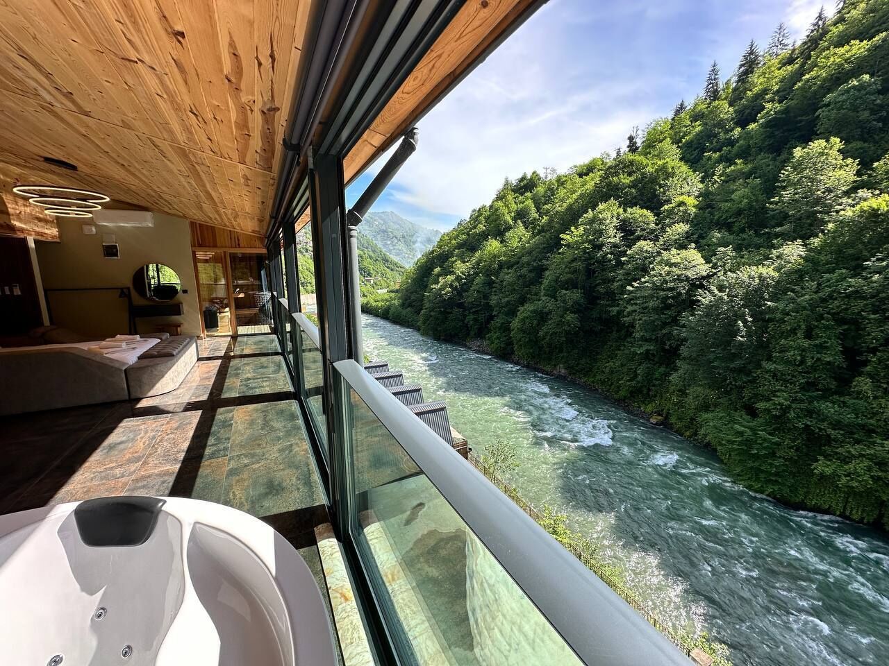 蜜月公寓式客房, 2 间卧室, 无烟房, 河景 | 按摩浴缸