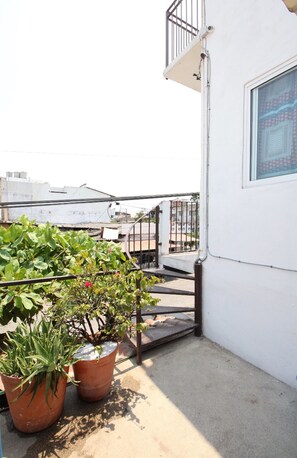 Estudio Confort, balcón | Balcón