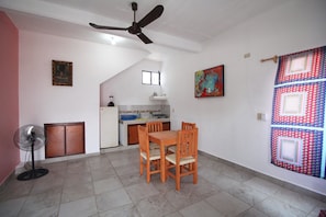 Comfort Studio, Balcony | In-room dining