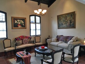 Kamar | Ruang keluarga | TV