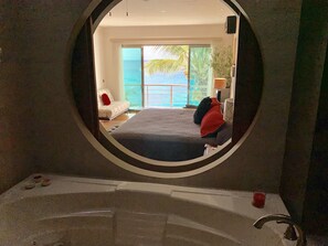 4 habitaciones, escritorio, tabla de planchar con plancha y wifi