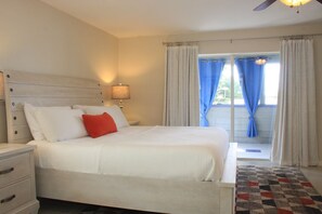 2 bedrooms, iron/ironing board, WiFi, bed sheets - Prime Location on Siesta Beach, Includes everything, you possibly want! (Siesta Key)