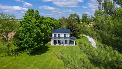 Mammoth Cave-Game Room-Buc-ee’s-Mint Casino-6 Beds-Stocked- wifi-StockedFirepit!