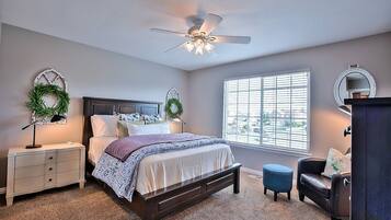 4 bedrooms, desk, iron/ironing board, travel crib