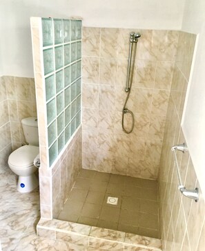 Shower, towels